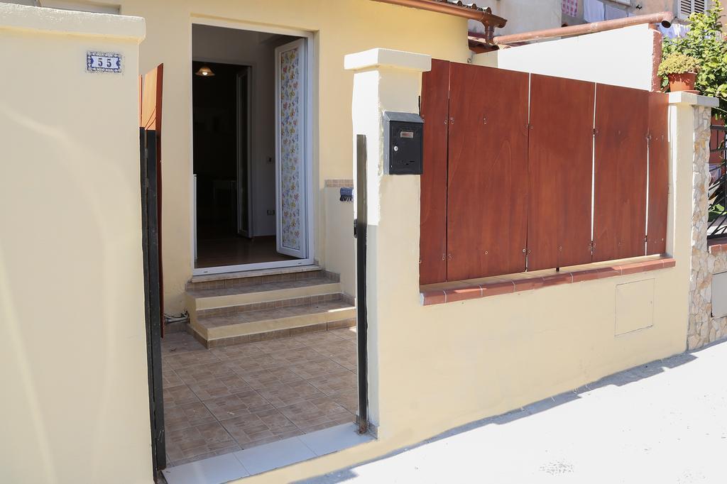 Villa Casa Bea Quartu SantʼElena Exterior foto